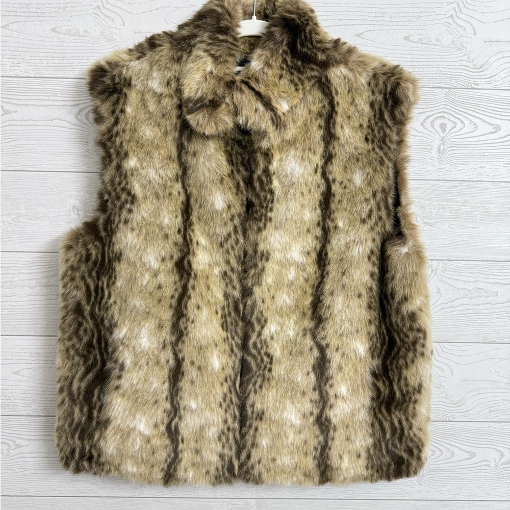 No Label Women’s Brown Faux Fur Reversible Vest. Size L